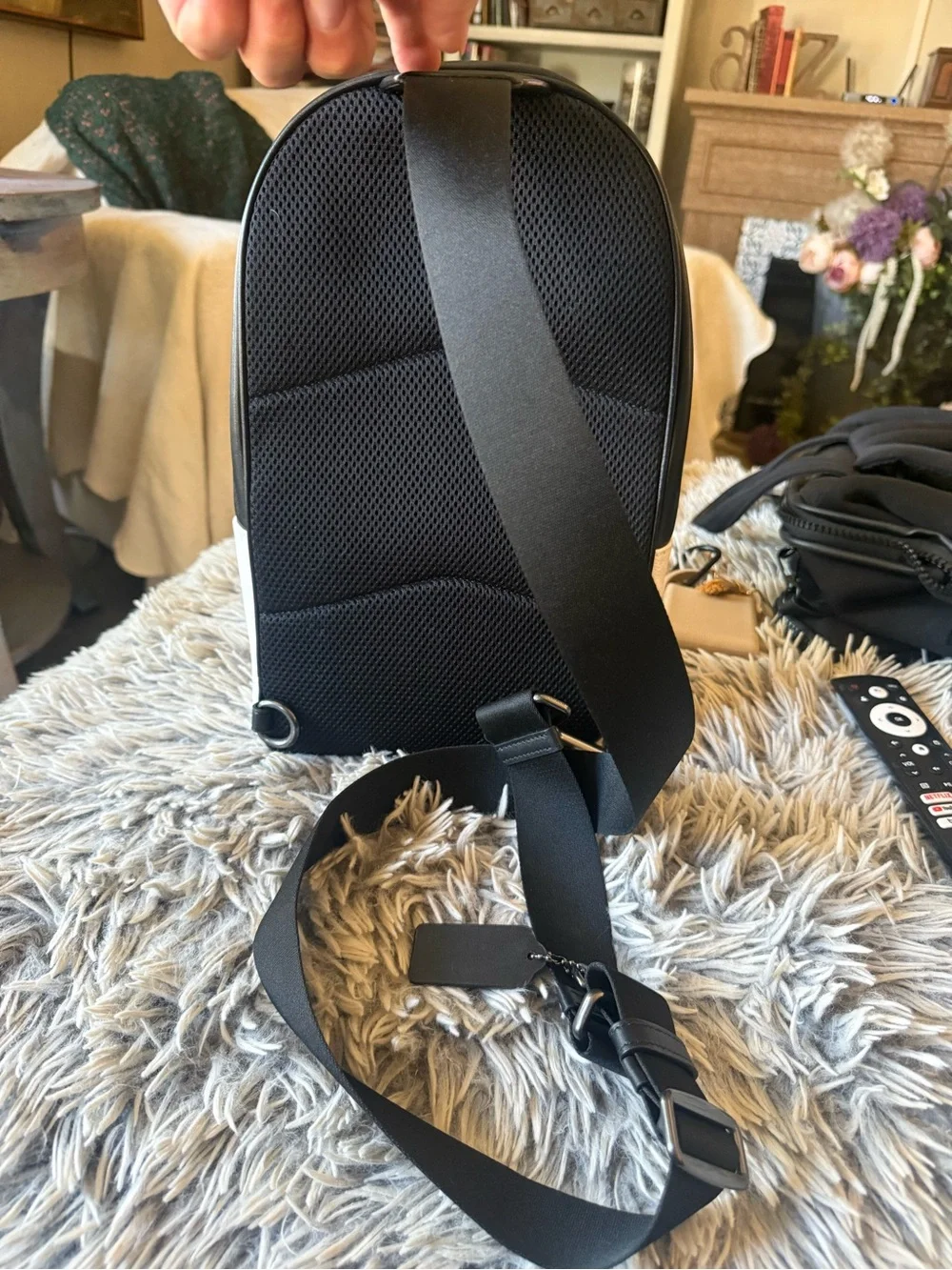 Coach compact sling